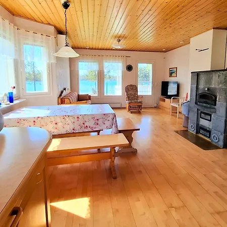 Haerkoeniemen Moekki Chalet *