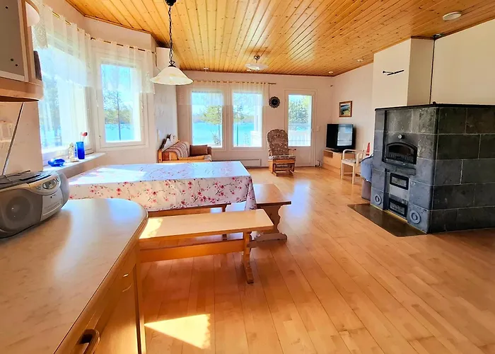 Haerkoeniemen Moekki 木屋 *